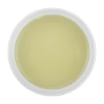 Yin Zhen Ago D'argento in foglia, proprietà del tè bianco: colore in tazza